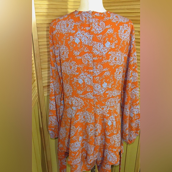 Rust W/ Blue Floral Print Long Sleeve Romper NWOT - Picture 10 of 12